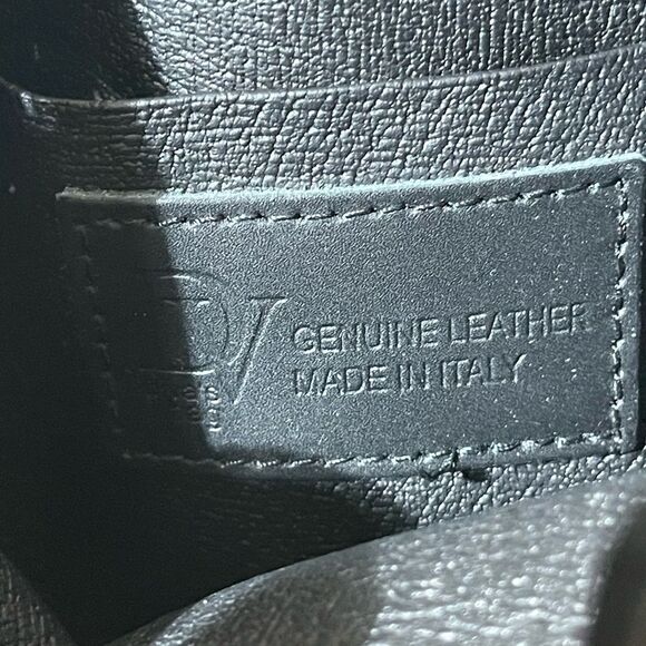 Divas Bag Elegant Black Leather Bucket Bag - Picture 5 of 5